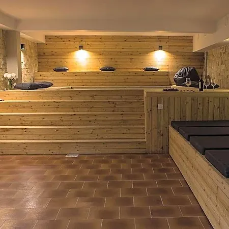 Trigrad Hotel *